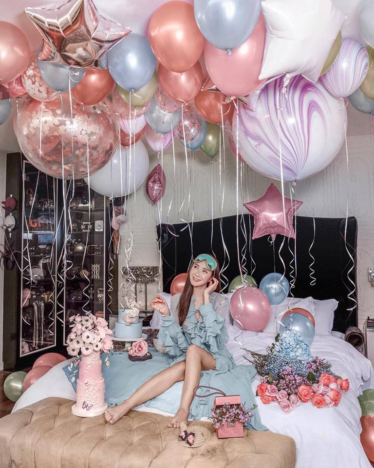 Mặc dù không còn là "bà xã tỷ phú" nhưng Jamie Chua và các con vẫn nhận được khoản phụ cấp gần 10 tỷ đồng/tháng, cộng thêm sự nghiệp kinh doanh mỹ phẩm riêng, nữ đại gia và các con vẫn có cuộc sống sung túc, hưởng thụ hơn người.