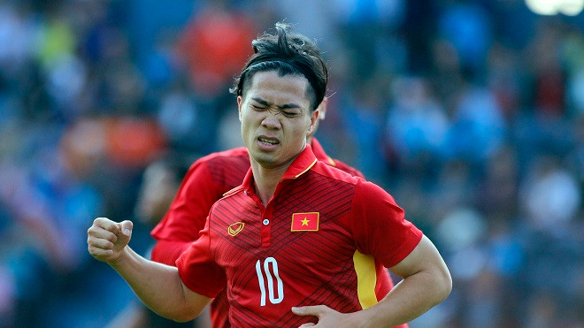 Một đồng đội của Xuân Trường là Công Phượng cũng từng phải gánh nặng của sự nổi tiếng và dần bị quên lãng khi vinh quang rất gần.