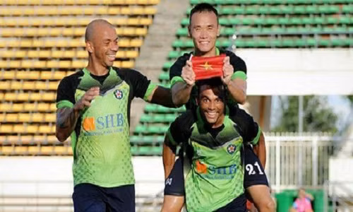 Chan sut thuong hang giai Lao League co co ve Viet Nam