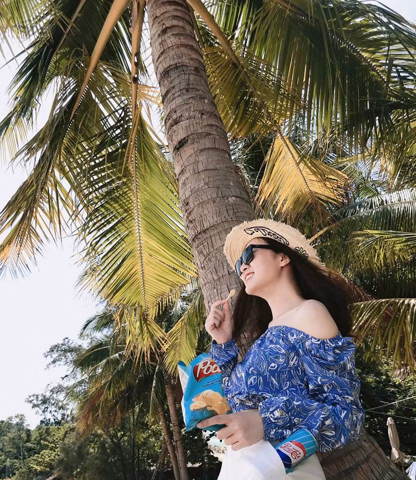 Trên trang cá nhân của mình, Đỗ Vy cũng chia sẻ rất nhiều bức ảnh đẹp và cô nàng này cũng tự đưa mình trở thành nhân vật chính trong những tác phẩm.