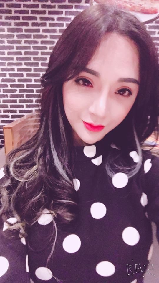 Đào Anh có tên thật là Đào Tuấn Anh, 29 tuổi, hiện đang sống tại Hà Nội. Cô là người thực hiện phẫu thuật chuyển đổi giới tính đầu tiên tại Việt Nam, do bác sĩ Việt Nam thực hiện và có được thành công ngoài mong đợi.