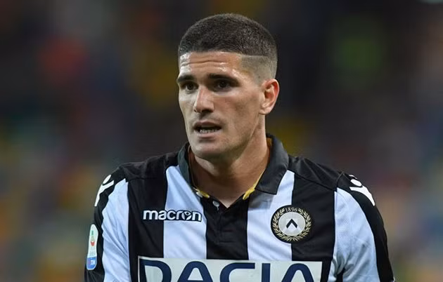 Mục tiêu AC Milan nhắm đến chính là Rodrigo De Paul của Udinese. Chàng trai sinh năm 1994 từng là mục tiêu theo đuổi của Fiorentina và AS Roma trong mùa hè 2019, tuy nhiên mức giá hai đối tác này đưa ra đã không thể thuyết phục CLB chủ sân Friuli nhả cầu thủ người Argentina.