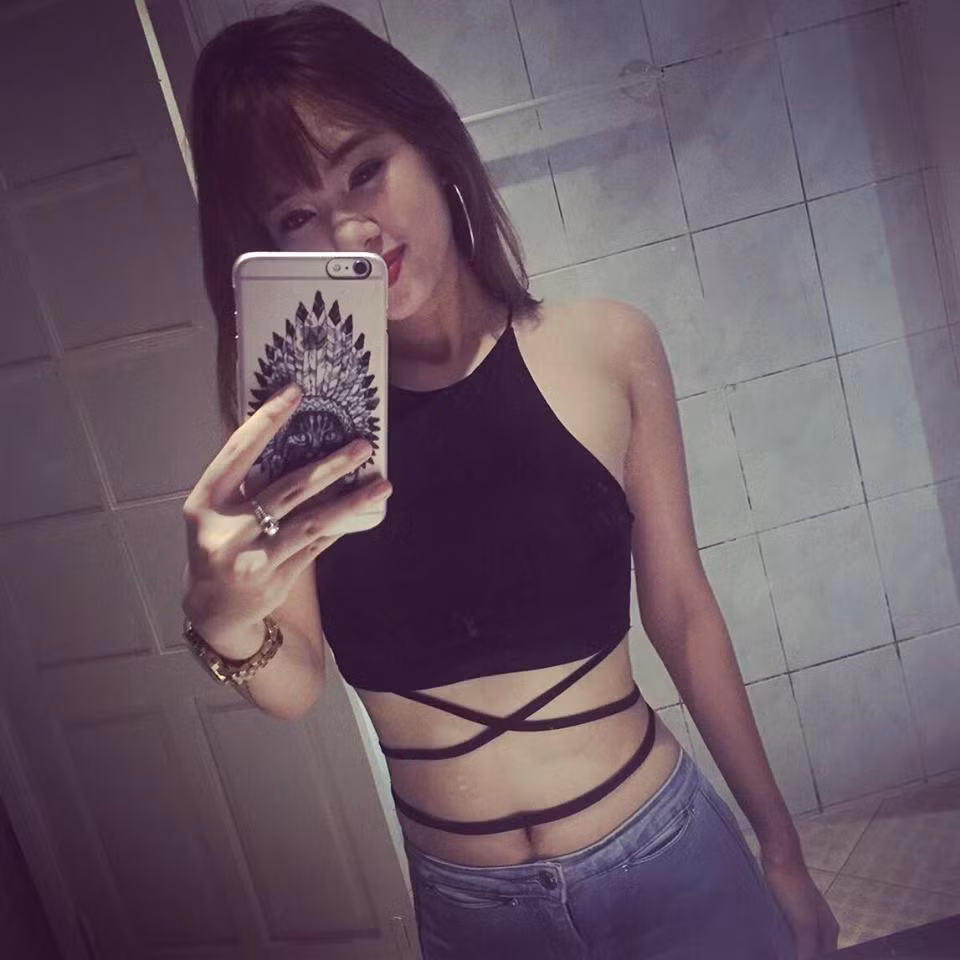 Cô đã phải băng bó một bên chân và phải tập phục hồi trong nước mắt. Hải Ly kể rằng nhiều lúc cô cảm thấy tuyệt vọng và lúc nào cũng khóc. Cô tưởng tượng mình sẽ cụt chân. Nhưng sau đó, bằng quyết tâm và sự thúc giục trở lại với mái trường và bạn bè, Hải Ly đã miệt mài tập phục hồi vật lý trị liệu, người khác tập 1 thì cô tập gấp 10, cả về cường độ lẫn thời gian.