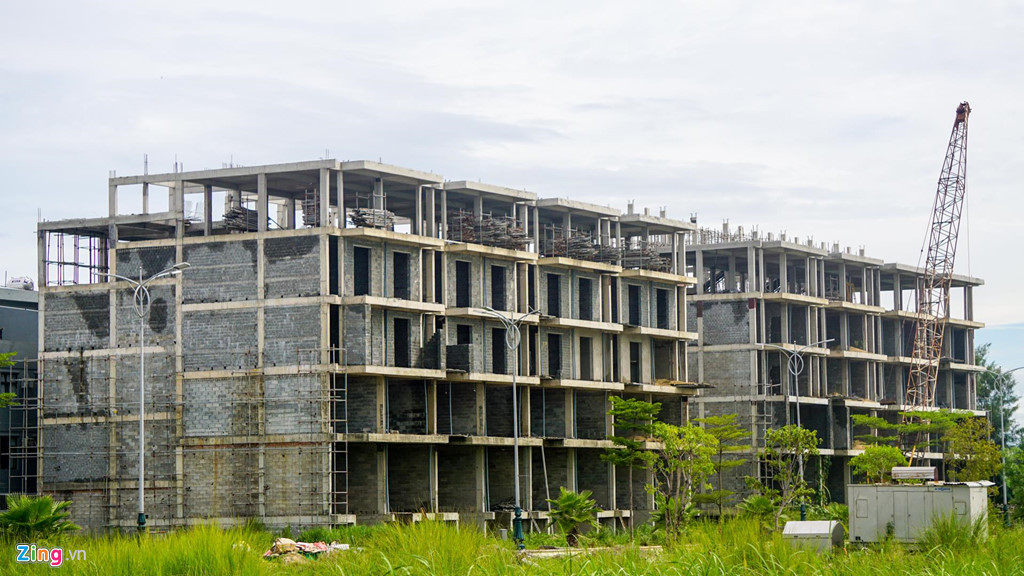 Trả lời khách hàng, bà Phạm Xuân Thủy, Giám đốc Công ty Nova Đà Nẵng, lại đổ lỗi do Thanh tra Chính phủ đang thanh tra toàn bộ dự án Đa Phước nên dự án trên bị đình trệ, dẫn đến việc chậm giao nhà cho khách.