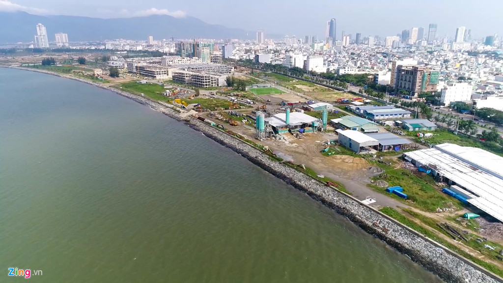 Dự án này thuộc quyền sở hữu của Công ty TNHH The Sunrise Bay. Công ty này có cổ đông lớn là Công ty cổ phần Nova Bắc Nam 79 do Phan Văn Anh Vũ ( Vũ "Nhôm") làm Chủ tịch HĐQT.
