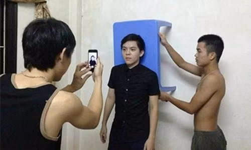 Chụp ảnh thẻ theo phong cách sinh viên.