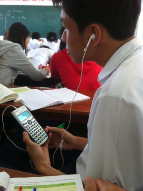 Với những bạn chưa có smartphone thì việc việc dùng máy tính để giả điện thoại thông minh để giải khuây là việc thường thấy.