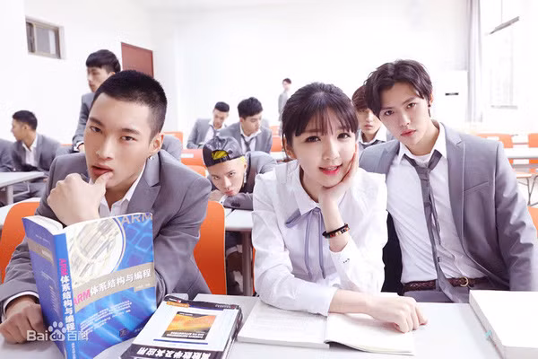 Chính bộ ảnh lớp học mỹ nam này là những bước đầu tiên để từng thành viên của lớp học này xây dựng hình ảnh nghệ thuật của mình.