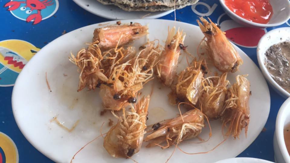 Sau khi đăng lên mạng xã hội, bài viết đã thu hút sự chú ý của nhiều người dùng Facebook nhất là những người thích ăn đầu tôm giống cô em gái của anh chàng này.