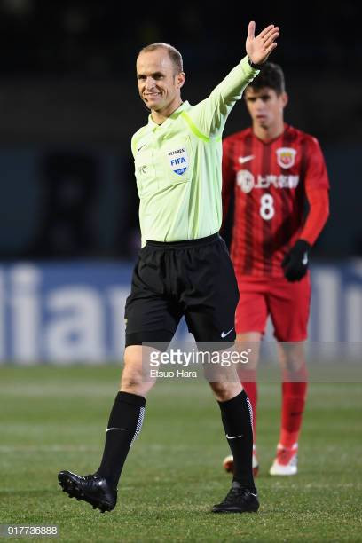 Tại Asian Cup 2019, ông Makhadmeh cũng được phân công điều khiển trận đấu mở màn giữa đội chủ nhà UAE và Bahrain. Trọng tài người Jordan đã có quyết định gây tranh cãi để cho UAE được hưởng một quả phạt đền khi bị đang bị dẫn 0-1. Ông cho rằng cầu thủ Mohamed Marhoon để bóng chạm tay trong khu vực cấm địa.