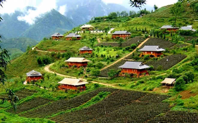 Tháng 11, Sapa bắt đầu vào mùa lạnh với những cơn gió đầu đông và nếu bạn muốn tận hưởng cái lạnh của Sapa thì mùa này là thích hợp nhất để tới vùng đất này.