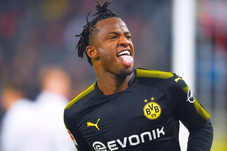 Marco Reus đã lên tiếng kêu gọi CLB này mua đứt Michy Batshuayi.Tiền đạo người Bỉ mới đến Dortmund vào tháng 1 vừa qua theo dạng cho mượn và đã ghi được 7 bàn thắng.