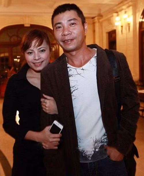 Đáng tiếc, mối tình này chỉ kéo dài được 5 năm và hiện tại cả hai cũng đã làm thủ tục ly hôn.