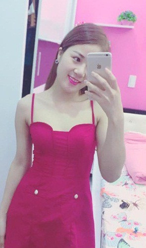 Vất vả với 2 bé sinh đôi, mẹ bỉm sữa Trần Vượng quyết định thuê 2 người giúp việc để phụ cô trông nom nhà cửa và làm việc nhà. Còn bản thân mình, Vượng làm tại nhà với một spa nho nhỏ vừa chủ động về thời gian và có thêm thu nhập phụ chồng xây dựng gia đình.