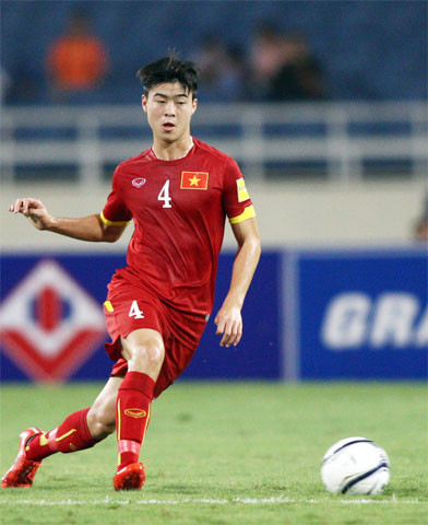 Dưới thời HLV Miura những tố chất tuyệt vời của Duy mạnh như thể lực, khả năng tranh chấp và chuyền dài tốt được phát huy một cách tuyệt đối. Mới 19 tuổi nhưng nhờ sự ưu ái của ông Miura, Duy Mạnh đã được khoác lên mình chiếc áo đội tuyển quốc gia, trở thành Cầu thủ trẻ xuất sắc nhất V.League 2015.