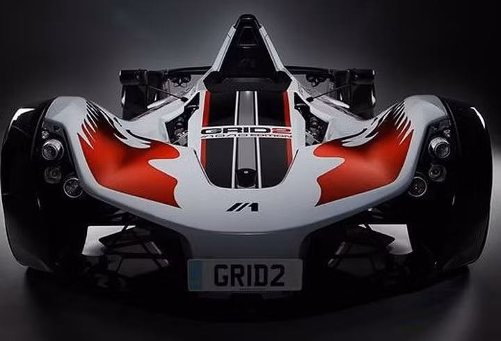 Phiên bản Grid 2: Mono được coi là trò chơi video sang trọng nhất. Các gói đắt tiền đi kèm với một 170mph BAC Mono siêu xe sáng bóng làm bằng sợi carbon và một giao diện điều khiển PlayStation 3. Trong khi đó, phiên bản tiêu chuẩn của trò chơi được bán lẻ từ 53 USD đến 32 USD. (Ảnh: Vietq.vn)