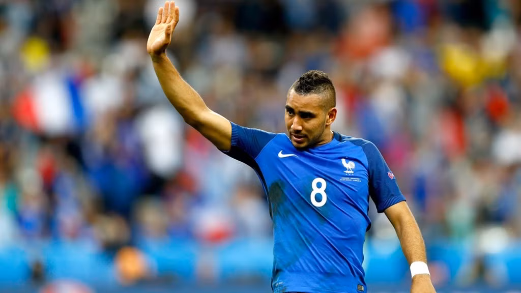 Trước Euro 2016, Dimitri Payet (Pháp) chỉ là một cái tên rất mờ mịt trong bản đồ những ngôi sao thế giới. Thế nhưng, sau giải đấu bùng nổ này anh sẽ được chú ý nhiều hơn. Sở hữu tốc độ và đặc biệt là lực sút tốt cùng quỹ đạo bóng khó chịu, cầu thủ của West Ham khiến nhiều thủ môn phải khó chịu vì mình.