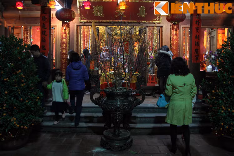 Theo ghi nhận của PV Kiến Thức, tình hình an ninh tại các tổ đình, đền, chùa trên địa bàn Hà Nội đều rất tốt.