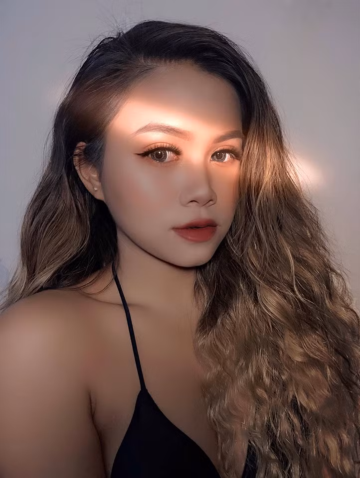 Nói về những ngày đen tối của mình, Kiều Duyên cho biết rằng: "Ngày ấy mình bị bạn bè châm biếm, tẩy chay vì vừa xấu vừa nghèo. Thân hình gầy gò và làn da đen khiến mình đi đâu cũng bị chê bai, đả kích. Bị bạn bè xa lánh vì xấu xí đã là chuyện kinh khủng, bị cô lập vì nhà nghèo còn khiến mình khủng hoảng hơn...