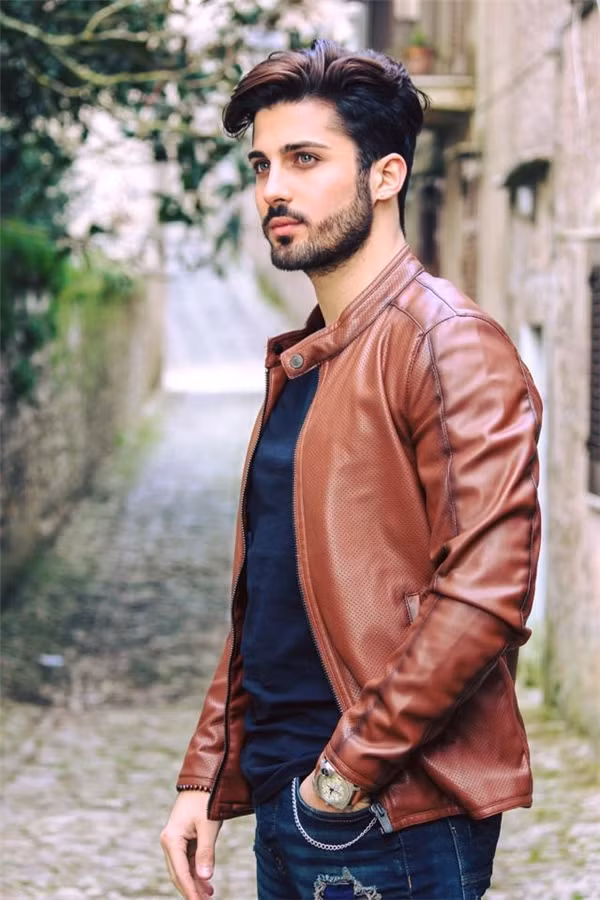 Cùng ngắm nhìn vẻ đẹp của anh chàng được mệnh danh là Đệ nhất mỹ nam Italia. Ảnh trong bài: Instagram nhân vật.