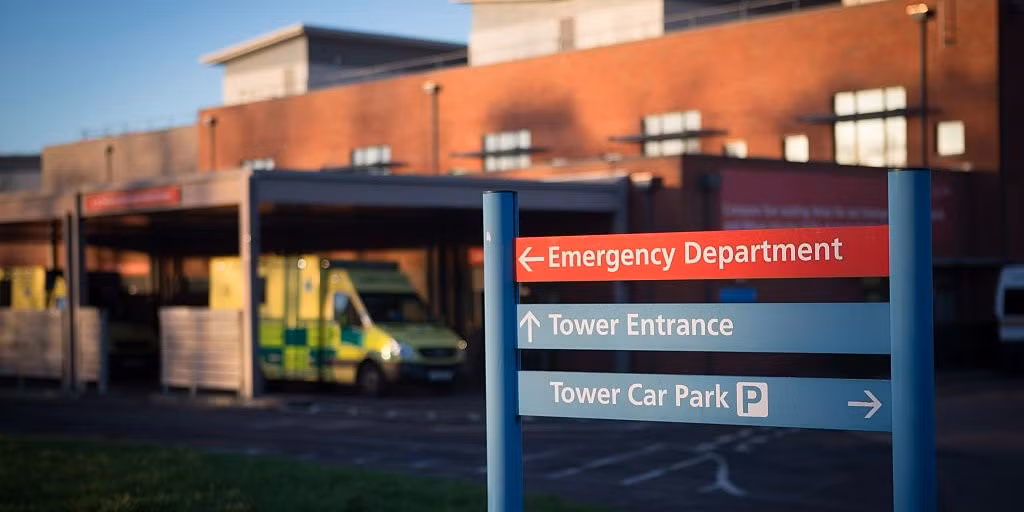 5. Phòng cấp cứu bệnh viện trong bán kính 1km: Giảm 7,6% giá trị nhà.