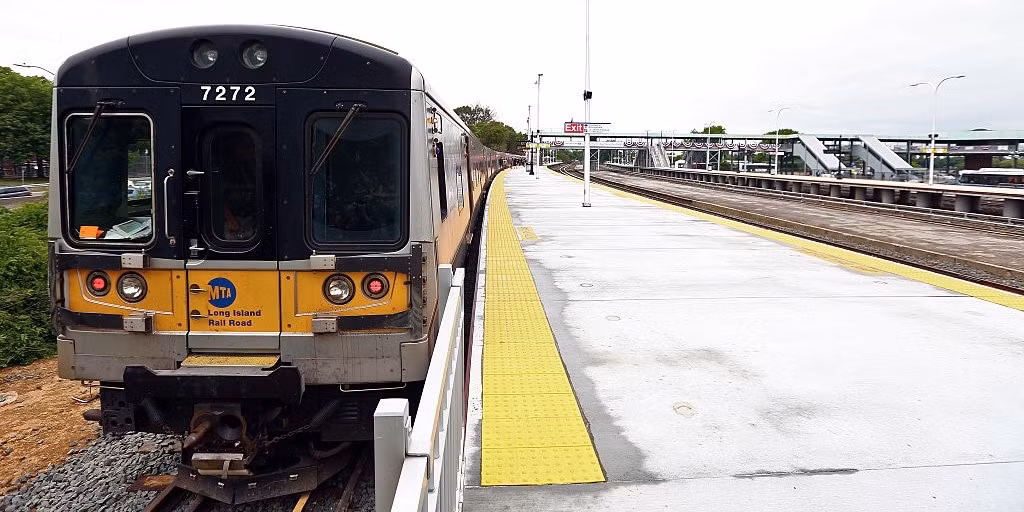 2. Đường ray tàu hỏa trong bán kính 1km sẻ làm giảm giá trị căn hộ của bạn tới 12,3%