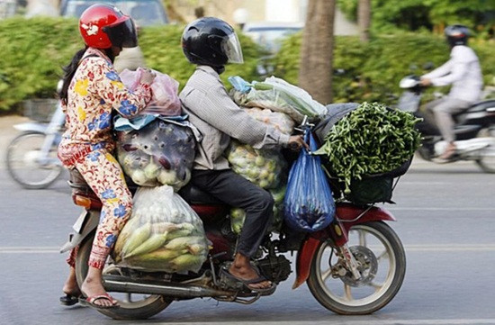 Theo nhiều người, chẳng ai muốn chở cồng kềnh ra đường nhưng nó là cuộc sống mưu sinh nên họ phải điều đánh đổi tính mạng mình và những người xung quanh.