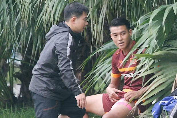 U23 Viet Nam lại mát càu thủ vì chán thuong dàu gói