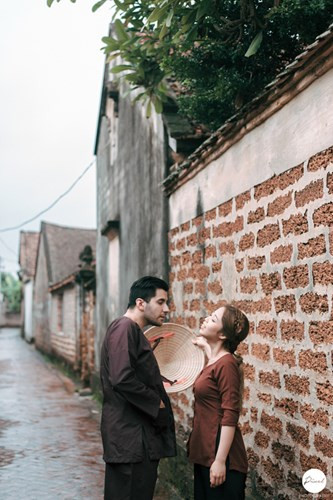 Những hình ảnh nông thôn Việt Nam được cặp đôi Tây - Ta này lột tả qua lăng kính hết sức hài hước và vô cùng sinh động. Ảnh: Pixel Photography.