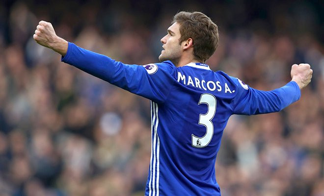 Hậu vệ Marcos Alonso là mục tiêu mà Barca muốn đem về Camp Nou thay thế Gerard Pique.