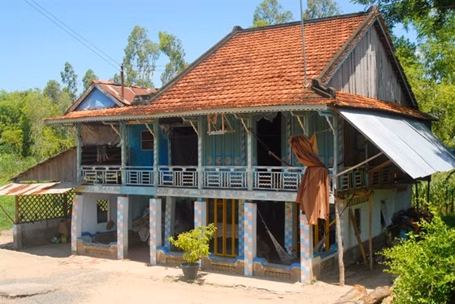 Ngôi nhà 3 gian đặc thù ở vùng sông nước đồng bằng sông Cửu Long.