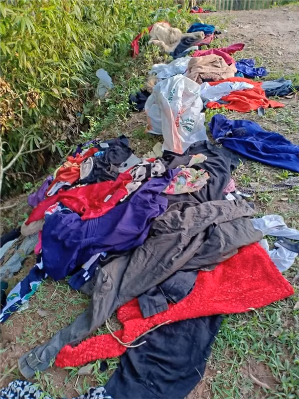 Buc xuc nhom phu nu xin quan ao tu thien roi chon do dep de ban-Hinh-2