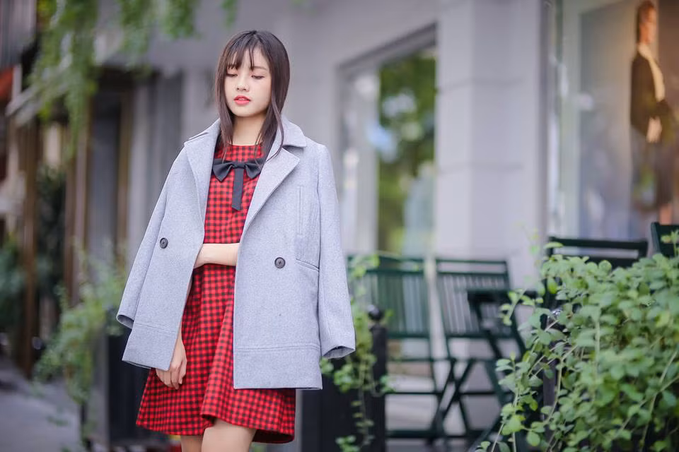 Những bộ ảnh đăng tải của Bích Ngọc được bạn bè và cư dân mạng đón nhận một cách nhiệt tình và gửi tới cô những lời nhận xét hết sức chân tình để cô có động lực trên con đường nghệ thuật của mình.