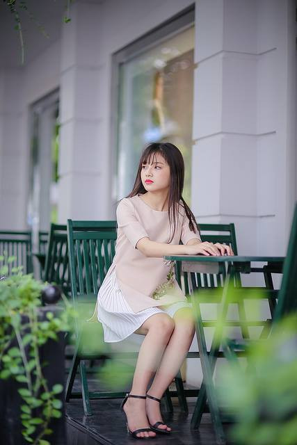 Ngoài thời gian đi học và quay phim, sở thích của Bích Ngọc cũng khá giống các bạn trẻ hiện nay như xem phim, nghe nhạc, chụp ảnh, đi chơi với gia đình và bạn bè, học ngoại ngữ, chơi thể thao.