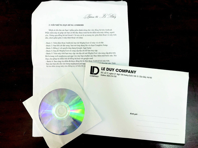 Nghi chong ngoai tinh, vo mua chip nghe len, nao ngo dinh chuyen nay