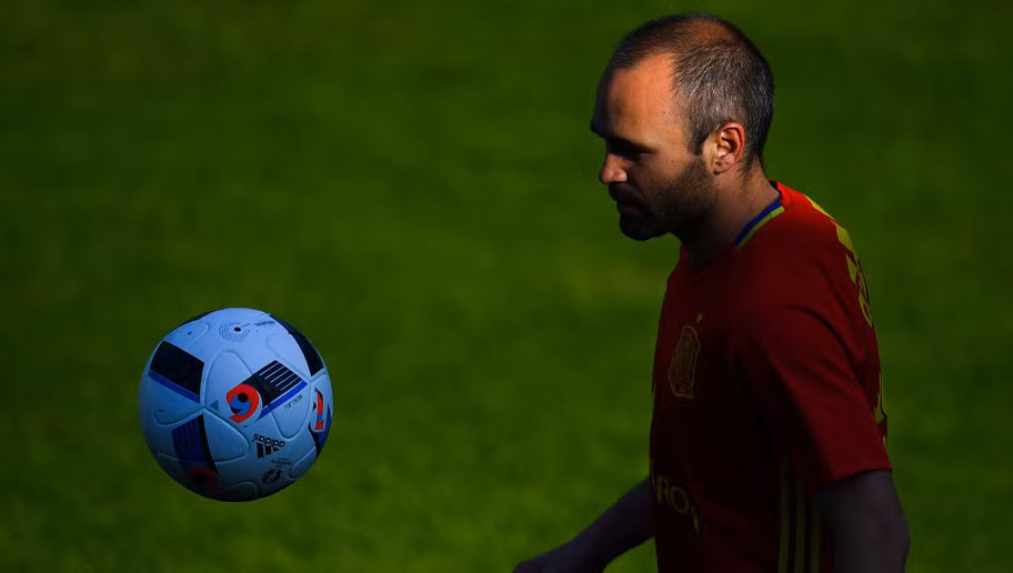 Sự ăn tập và hiểu nhau từng pha bóng giữa Xavi và Iniesta đã làm nên thời kỳ hoàng kim của ĐT Tây Ban Nha không chỉ ở đấu trường châu Âu mà còn lan rộng ra cả thế giới.