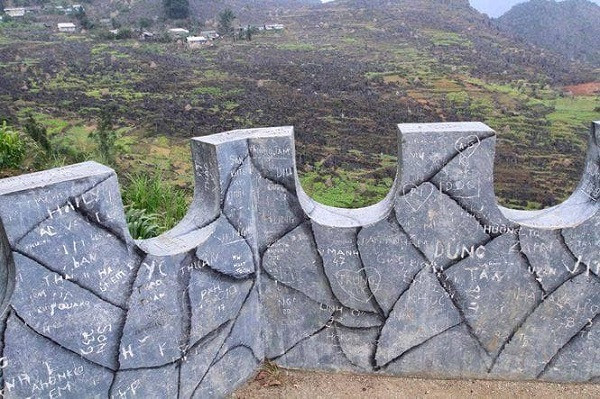 Bất kì ai đam mê chinh phục đổ đèo đều muốn một lần đặt chân đến đây. Nhiều cặp đôi đam mê phượt cũng coi đây là một địa điểm phải đặt chân đến cùng nhau một lần.