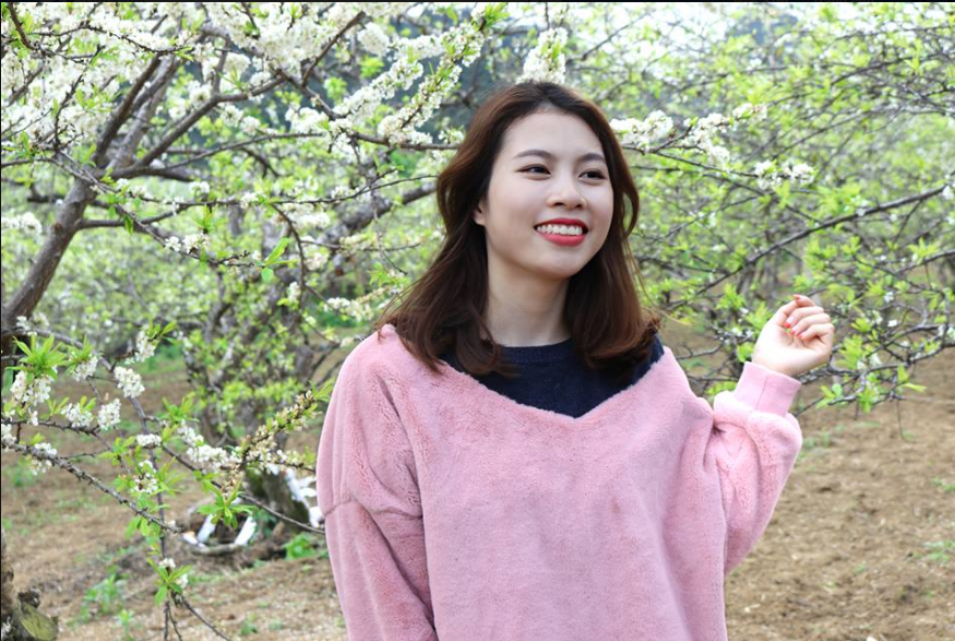 Hôm sau, mình có đi gặp quản lí tòa nhà nhưng vì chỉ ở có một tháng nữa nên người ta không cho kéo mạng lên cho. Mình mặt dày dùng cố thêm hai ngày nữa, đến ngày thứ ba thì không kết nối được nữa. Ngó qua nhà hàng xóm thì thấy khóa cửa nên đã viết luôn tờ giấy kèm 100 nghìn rồi nhét vào khe cửa, chờ gia đình họ về đọc.