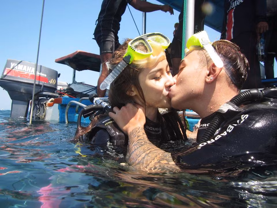 Chuyện tình của cặp trai tài gái sắc này cũng đôi lúc không được êm xuôi. Đại Vũ và Tuyết Nhi từng chia tay một thời gian trước khi hàn gắn lại mối quan hệ.