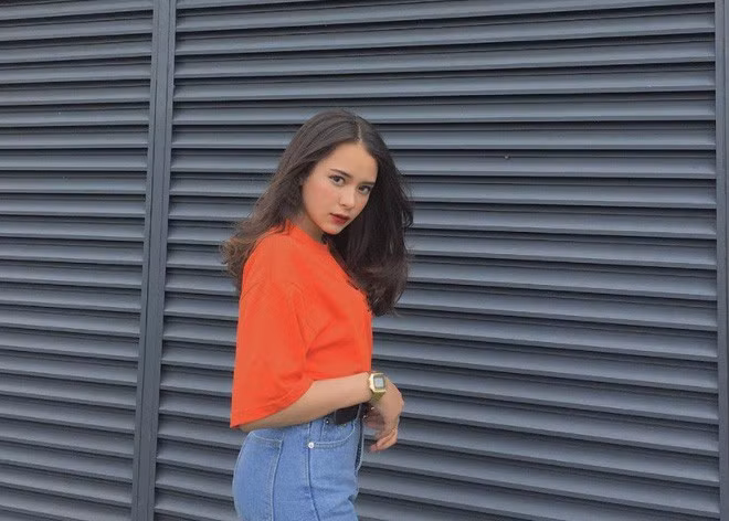 Nhiều dân mạng nhận định với ngoại hình đẹp và gương mặt ưa nhìn, Na Tây hứa hẹn là một người mẫu lookbook sáng giá trong tương lai.