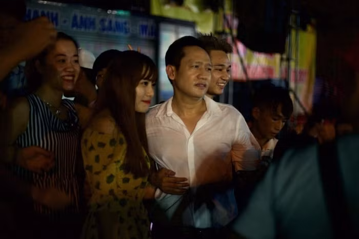 Thanh Bi noi gi ve anh bi Duy Manh dung cham vong mot?-Hinh-4