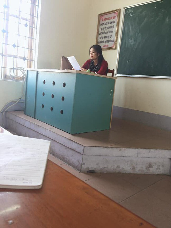 Môn Văn là môn học đối với nhiều bạn học sinh là rất khó. Nó đến từ những đống văn thơ dài ngoằng cần học thuộc và những bài phân tích, dẫn chứng, luận điểm cần phải nhớ kĩ.