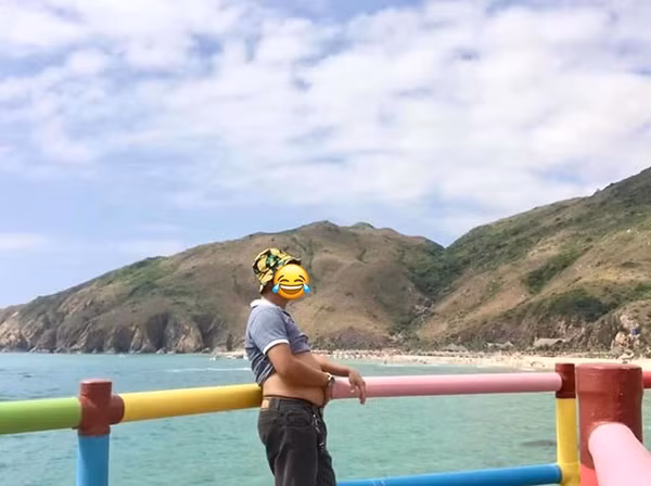 Tuy nhiên, để thực hiện bộ ảnh bụng 6 múi đi khắp nơi thì chắc chắn họ phải tập luyện ngay từ bây giờ rồi.