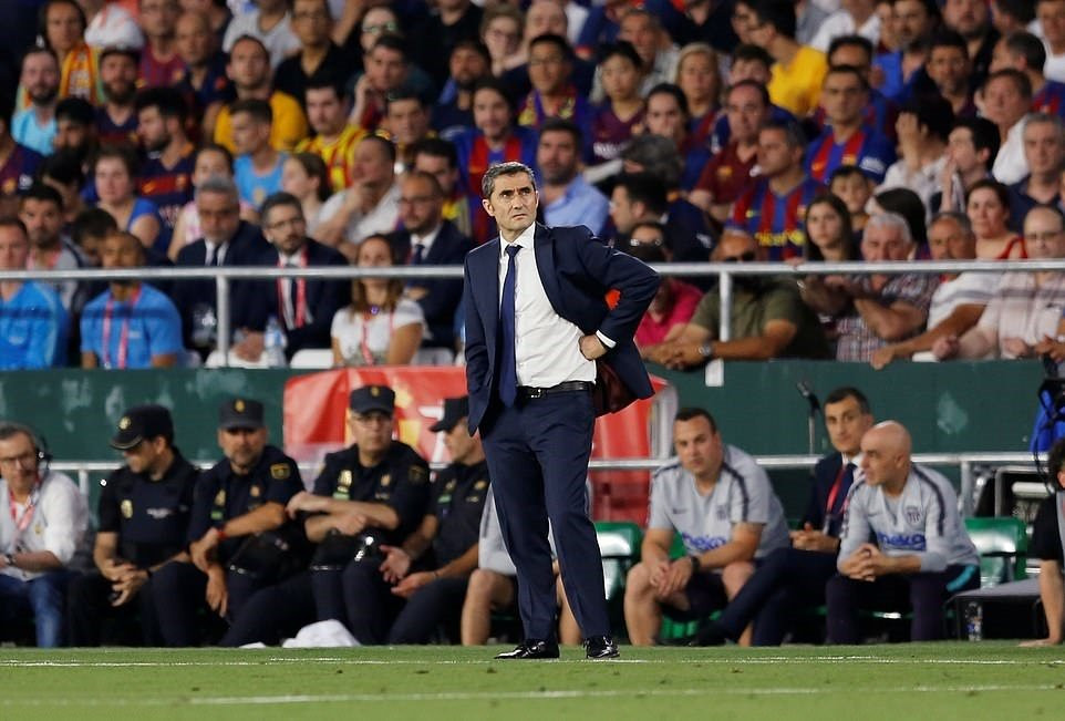 Chuyển nhượng cầu thủ từ Laporte, Barca kết thúc mùa giải bằng thất bại cay đắng trước Valencia trong trận chung kết Cúp nhà Vua và 6 cái tên bị gạch tên gồm Ivan Rakitic, Philippe Coutinho, Sergi Roberto, Nelson Semedo, Arthur Melo, Kevin Prince-Boateng.