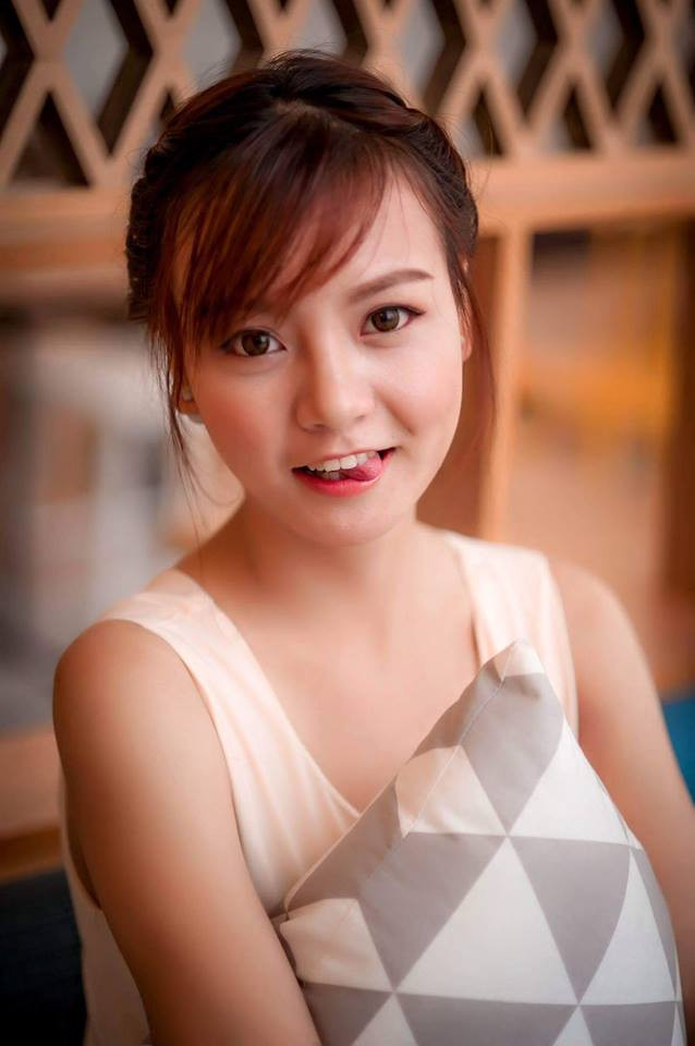 Đa phần các dân mạng đều dành những lời khen cho nhan sắc của Bảo Châu và cho rằng, cô bạn này đủ xinh rồi không cần phải cầu thêm "ngực khủng" vì nó sẽ phá vỡ đi vẻ ngoài tinh khôi của cô.