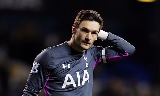 Đứng trong khung thành của đội hình tệ nhất vòng 16 Premier League đó là thủ môn của CLB Tottenham là Hugo Lloris. Chính sự thiếu tập trung của tuyển thủ người Pháp khiến "gà trống" để thua đội bóng đang có thành tích không tốt là Newcastle.