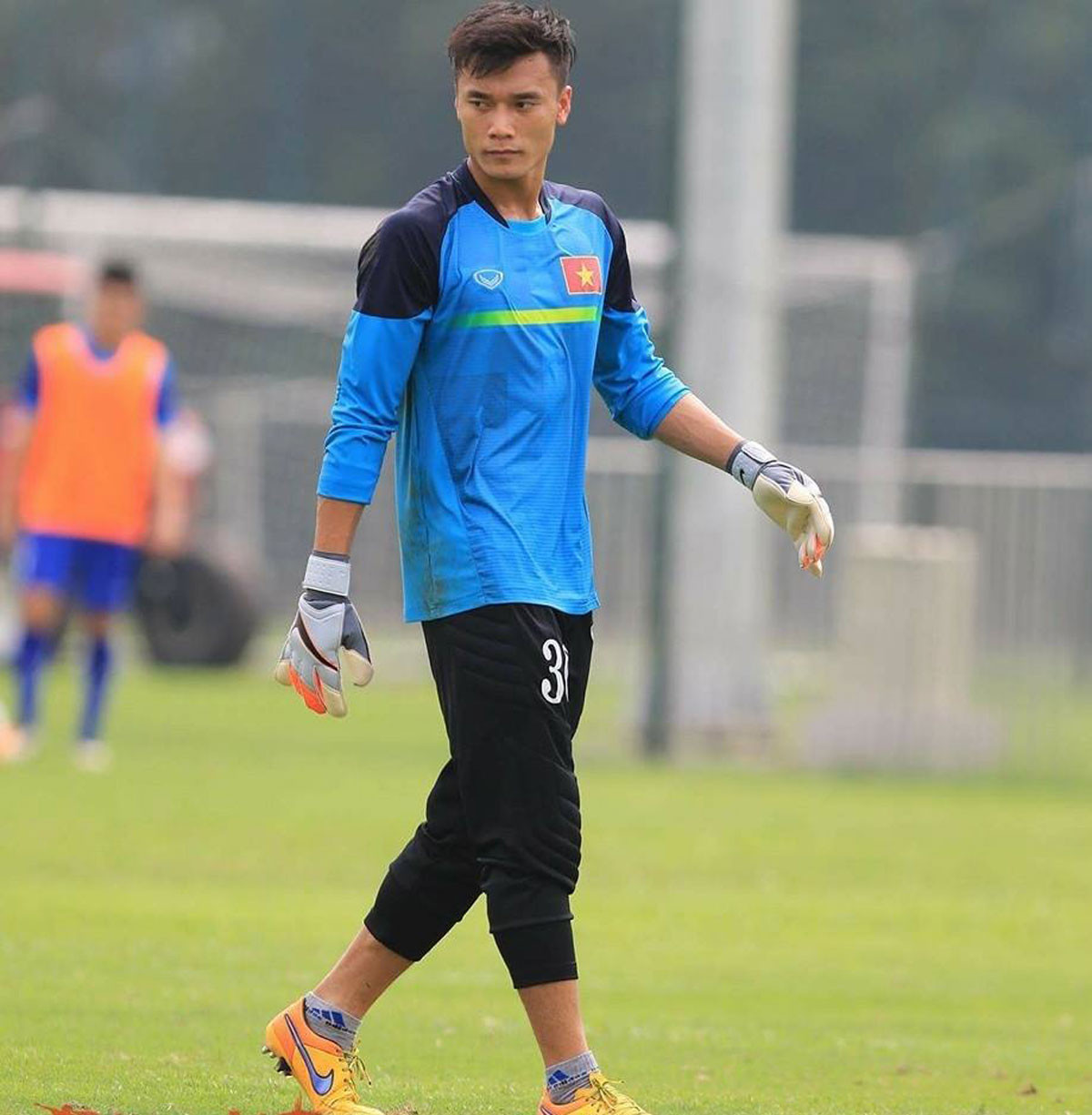 Được biết, Bùi Tiến Dũng đã lên đường vào tối qua (8/7) và hiện tại đang có mặt ở Moscow, Nga. Anh sẽ dự khán trận bán kết giữa Croatia và Anh trên sân Luzhniki, diễn ra lúc 1h00 sáng 12/7 theo giờ Việt Nam.