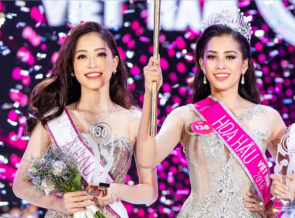 Hoa hậu Việt Nam 2018 đã có người mới kế vị cựu vương Đỗ Mỹ Linh đó là cô gái 18 tuổi đến từ Quảng Nam. Tuy nhiên, ngay sau khi đăng quang, Hoa hậu Trần Tiểu Vy đã bị dân mạng "soi" về nhan sắc và bị đem ra so sánh với Á hậu 1 - Bùi Phương Nga.