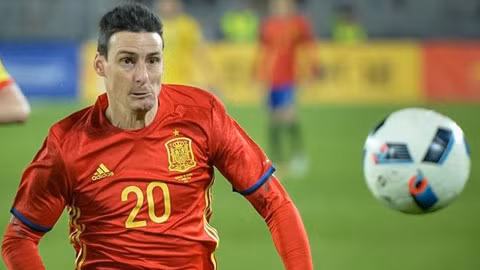 Không sở hữu tốc độ, thế nhưng những pha xoay chuyển tình huống cực bất ngờ đã làm nên thành công cho tiền đạo Aritz Aduriz. Tại kỳ Euro lần này, cầu thủ của Athletic Bilbao sẽ gánh vác cả hàng công của Tây Ban Nha.