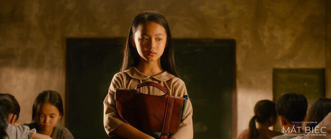 Huyền Diệu vào vai Hà Lan được nhận xét rất ngọt ngào. Đặc biệt, cô bé 9 tuổi này khiến nhiều khán giả phải nhớ mãi không thôi với đôi mắt đẹp và suối tóc dài suôn mượt.